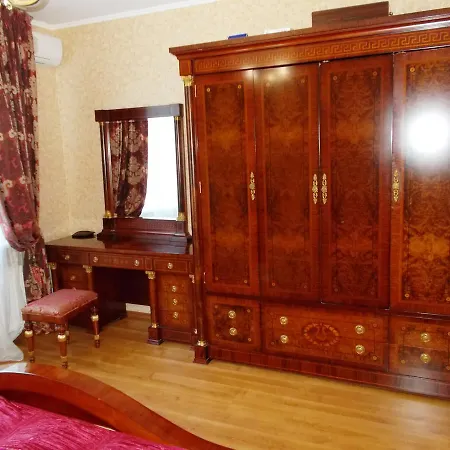 Three-room & Beach Lanzheron * Odesa
